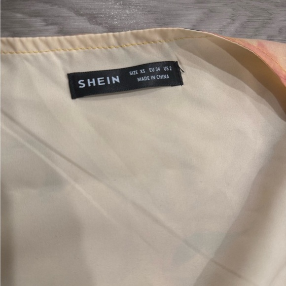 SHEIN X KAREN BARRERA VCAY Lantern Sleeve Knot Cutout Waist Chiffon Romper.XS. - Picture 6 of 7